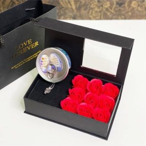 Love Forever Rose Gift Box